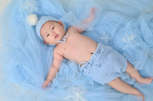 日照两个半月宝宝发育标准